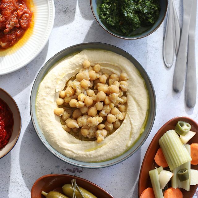 מעדניית שולה באמסטרדם אוכל ישראלי באמסטרדם